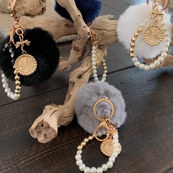 ❤️ adorable pompom key ring - Picture 5 of 8
